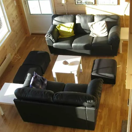 Three-bedroom Holiday In * Hebnes