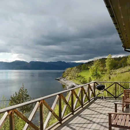 Three-bedroom Holiday In Casa vacanze Hebnes