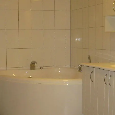 Σπίτι διακοπών Three-bedroom Holiday In Hebnes