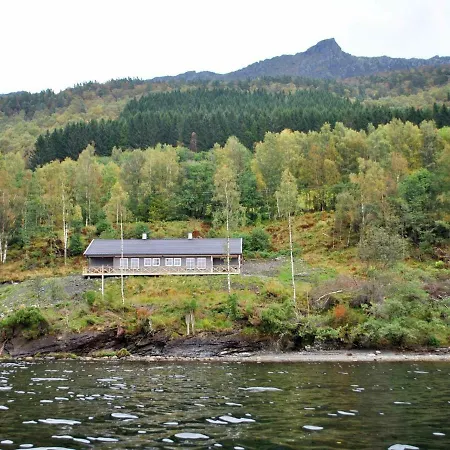 Three-bedroom Holiday In Casa vacanze Hebnes
